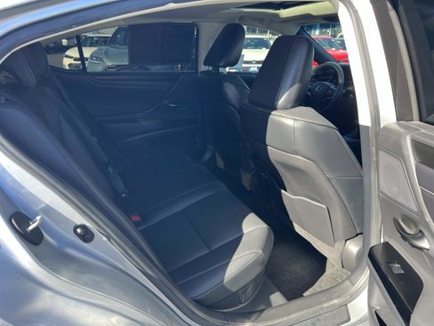 Used 2022 Lexus ES 300h w/ Premium Package image 33