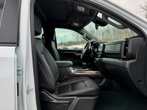 Used 2023 Chevrolet Silverado 1500 LT Trail Boss w/ Convenience Package II image 14