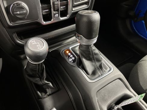 Used 2024 Jeep Gladiator Sport image 24