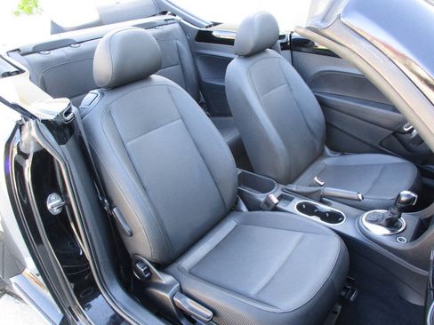 Used 2013 Volkswagen Beetle 2.5 FWD image 20