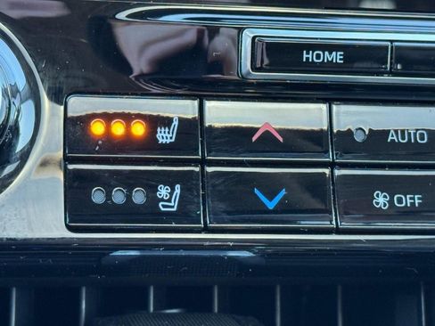 Certified 2021 Toyota Highlander Limited image 22