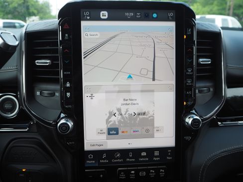 New 2025 RAM 2500 Limited image 17