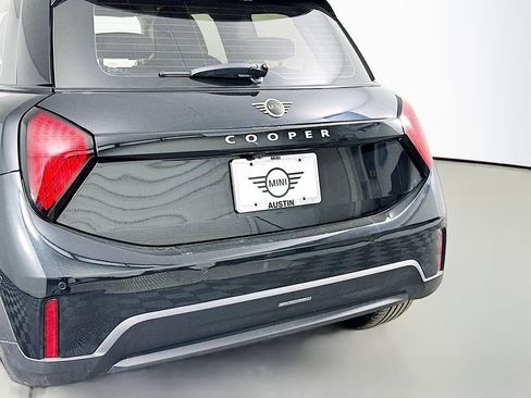 Certified 2025 MINI Cooper 2-Door Hardtop FWD image 21