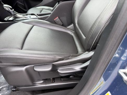 Used 2024 Buick Encore GX Sport Touring FWD image 25