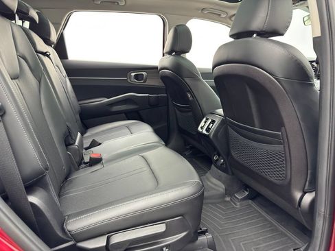 Used 2022 Kia Sorento S w/ Panoramic Sunroof Package AWD/4WD image 36