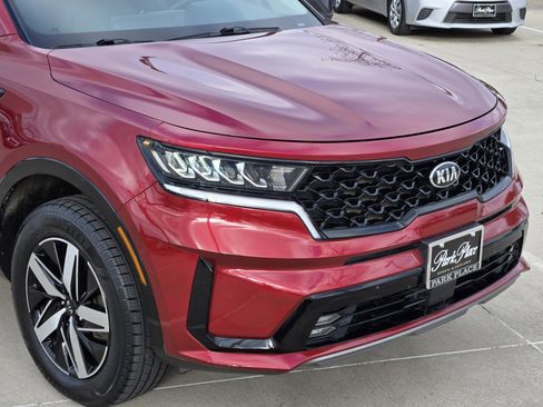 Used 2021 Kia Sorento EX w/ Panoramic Sunroof Package image 5
