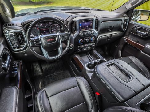 Used 2020 GMC Sierra 1500 SLT w/ SLT Premium Plus Package AWD/4WD image 32