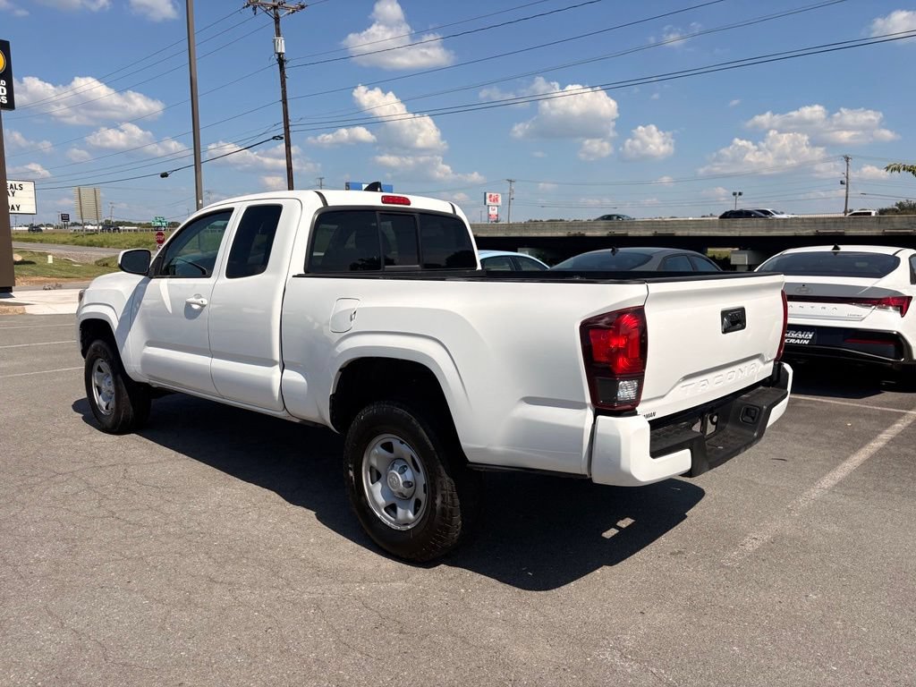 Used 2022 Toyota Tacoma SR RWD image 5
