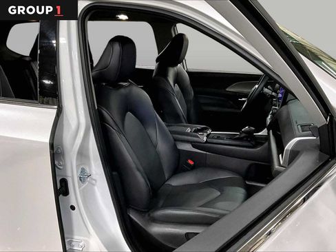 Certified 2025 Toyota Grand Highlander AWD image 9