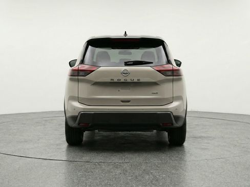 Used 2025 Nissan Rogue SV image 7