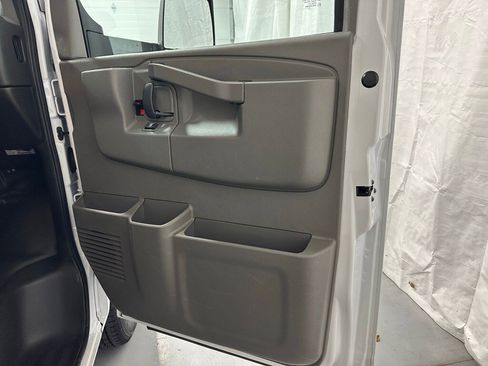 Used 2022 Chevrolet Express 3500 Work Van w/ Power Convenience Package image 40