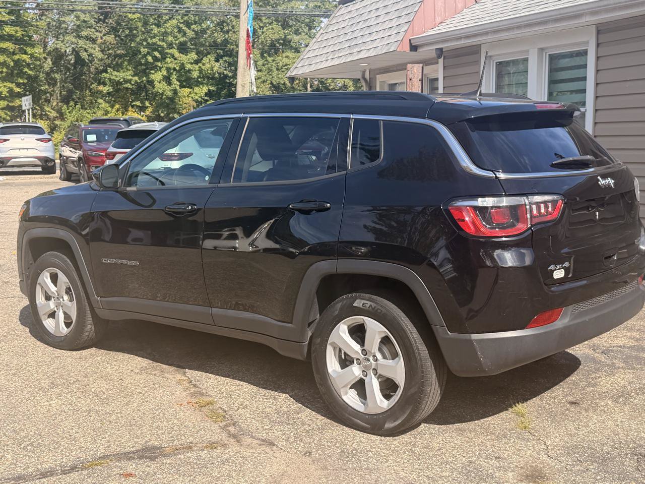 Used 2020 Jeep Compass Latitude w/ Cold Weather Group AWD/4WD image 4
