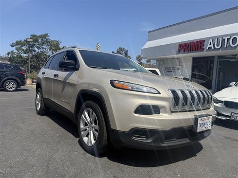 Used 2015 Jeep Cherokee Sport FWD image 3