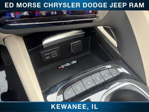 Used 2023 Buick Envision Avenir image 30