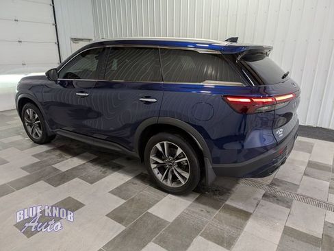 Used 2025 INFINITI QX60 Luxe AWD/4WD image 2
