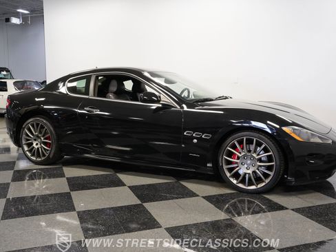 Used 2010 Maserati GranTurismo S RWD image 16