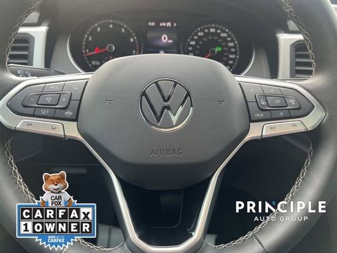 Used 2021 Volkswagen Atlas Cross Sport SE w/ Panoramic Sunroof Package FWD image 18
