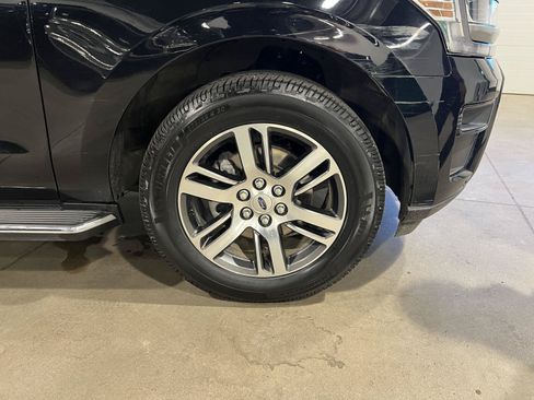 Used 2023 Ford Expedition XLT AWD/4WD image 41