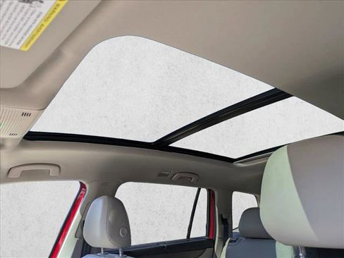 Used 2024 Volkswagen Atlas SEL image 17