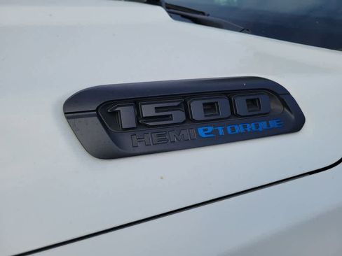 Used 2023 RAM 1500 Big Horn AWD/4WD image 3