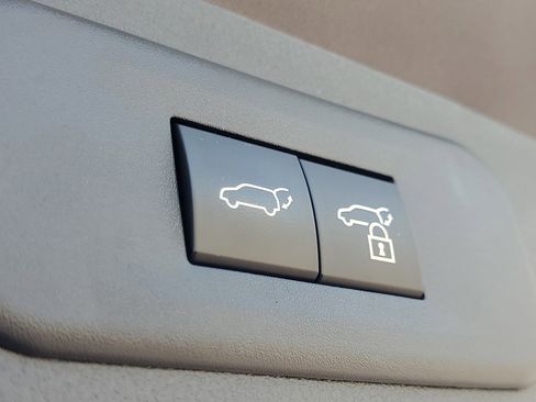 Used 2024 Lexus NX 250 FWD w/ Towing Package (2000 Lbs) image 9