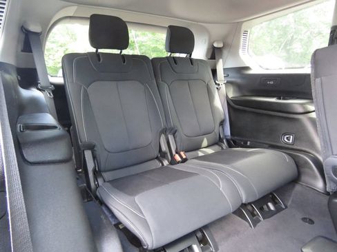 Used 2023 Jeep Grand Cherokee L Laredo w/ Luxury Tech Group I AWD/4WD image 17