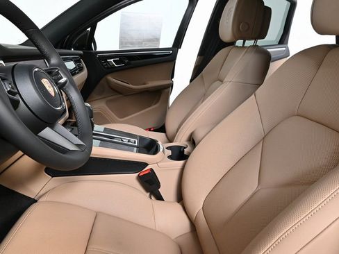 Used 2026 Porsche Macan AWD/4WD image 5