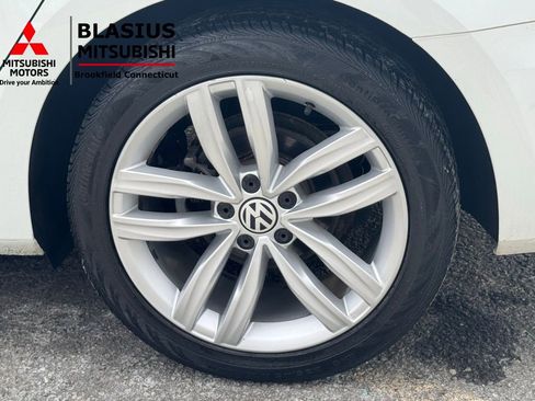 Used 2018 Volkswagen Passat 2.0T SE image 16