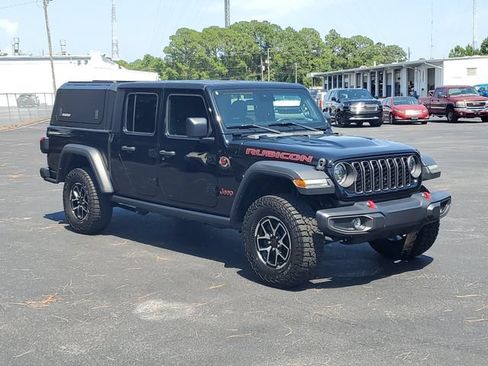 Used 2024 Jeep Gladiator Rubicon w/ Convenience Group AWD/4WD image 34