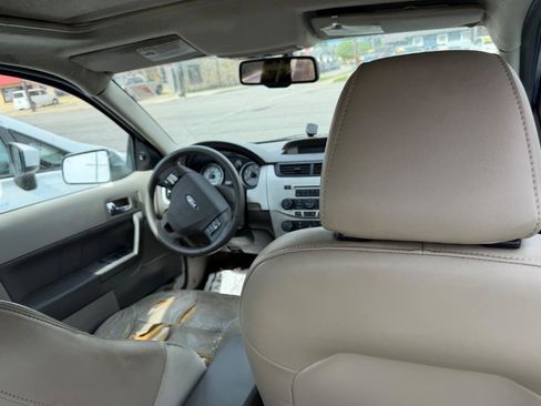 Used 2010 Ford Focus SEL FWD image 28