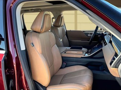 Certified 2025 INFINITI QX80 Sensory image 7