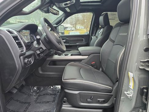 New 2026 RAM 2500 Laramie AWD/4WD image 6