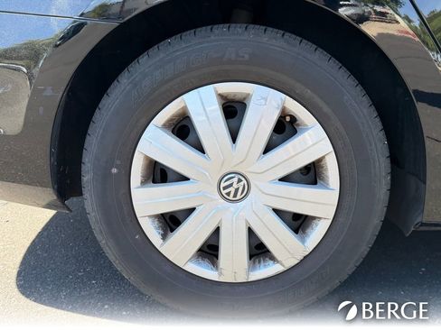 Used 2016 Volkswagen Jetta S image 11