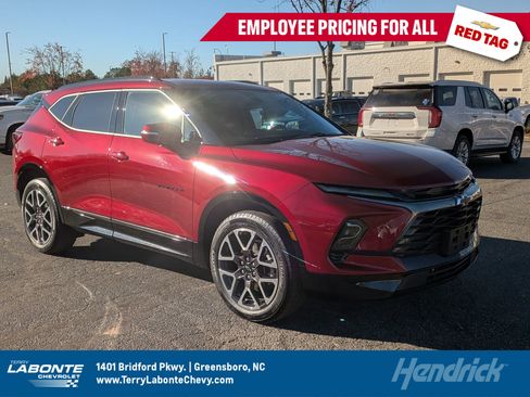 Used 2025 Chevrolet Blazer RS image 1