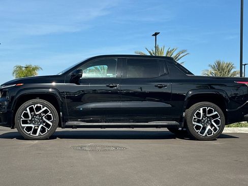 Used 2024 Chevrolet Silverado EV RST AWD/4WD image 7