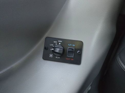 New 2025 GMC Savana 2500 Extended w/ Driver Convenience Package image 23