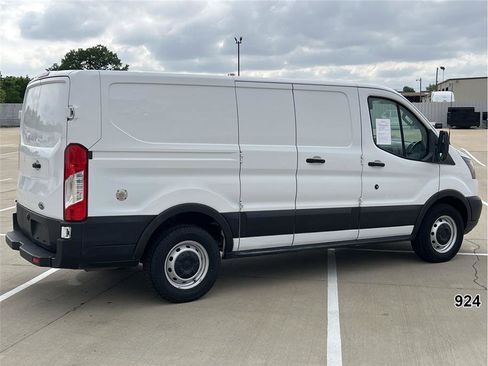 Used 2019 Ford Transit 150 130 Low Roof RWD image 2