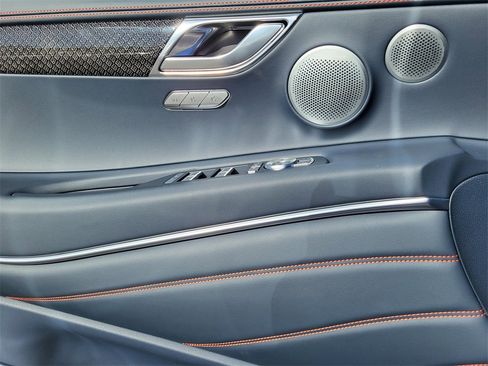 New 2026 Genesis GV80 3.5T e-SC image 8