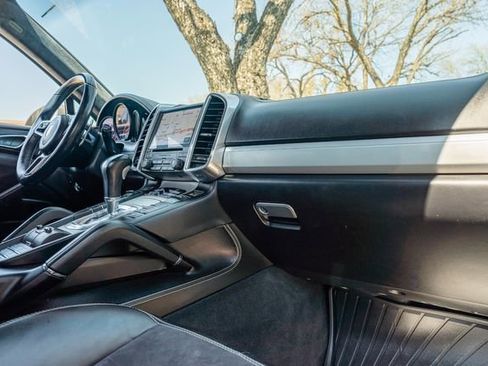 Used 2018 Porsche Cayenne GTS image 48