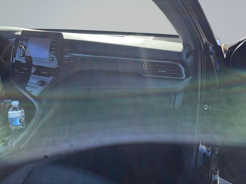 Used 2022 Toyota Camry SE FWD image 27
