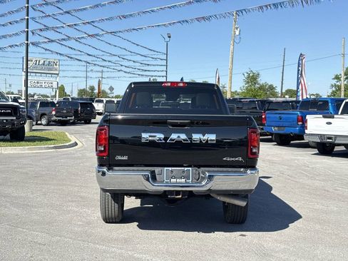 Used 2025 RAM 2500 Tradesman w/ Chrome Appearance Group AWD/4WD image 18