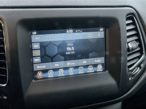 Used 2019 Jeep Compass Latitude w/ Popular Equipment Group FWD image 12