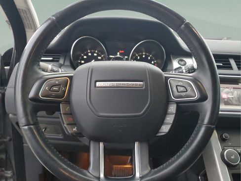 Used 2017 Land Rover Range Rover Evoque SE image 21