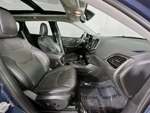 Used 2019 Jeep Cherokee Limited image 32