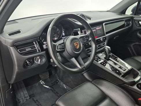 Used 2024 Porsche Macan w/ Premium Plus Package AWD/4WD image 4