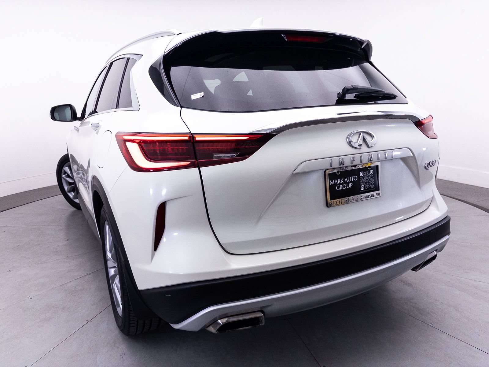 Used 2019 INFINITI QX50 Luxe w/ Cargo Package FWD image 5