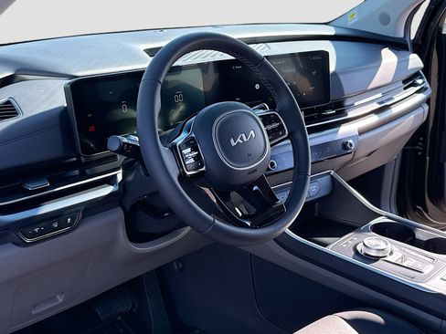 New 2026 Kia Carnival LXS image 4