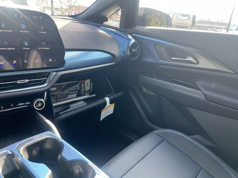New 2026 Chevrolet Equinox EV LT AWD/4WD image 29