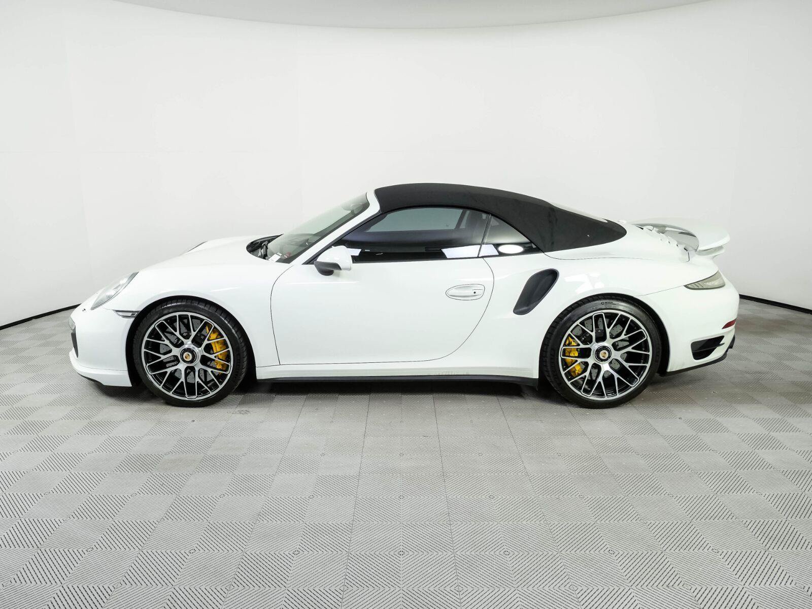 Used 2015 Porsche 911 Turbo S AWD/4WD image 33