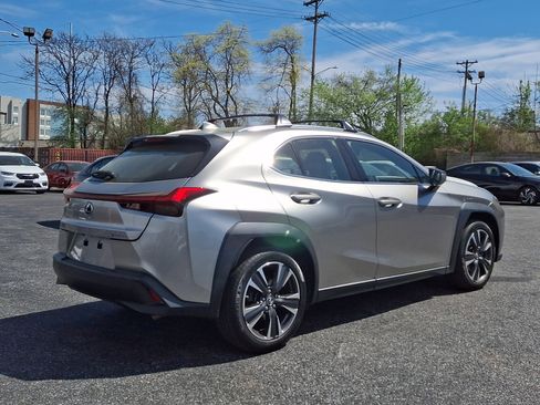 Used 2019 Lexus UX 200 w/ Accessory Package 2 FWD image 6